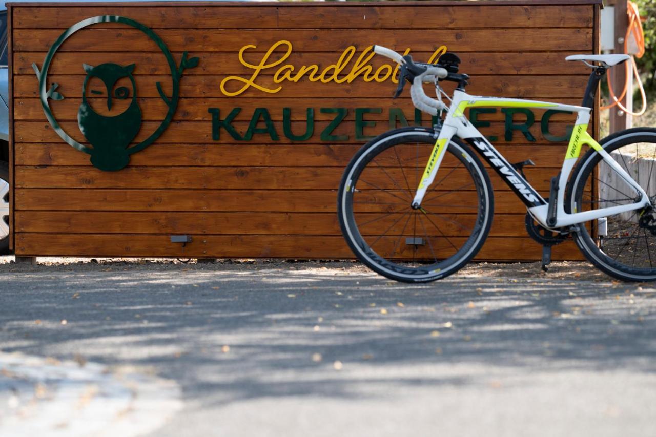 Landhotel Kauzenberg บาดครอยซ์นาค ภายนอก รูปภาพ
