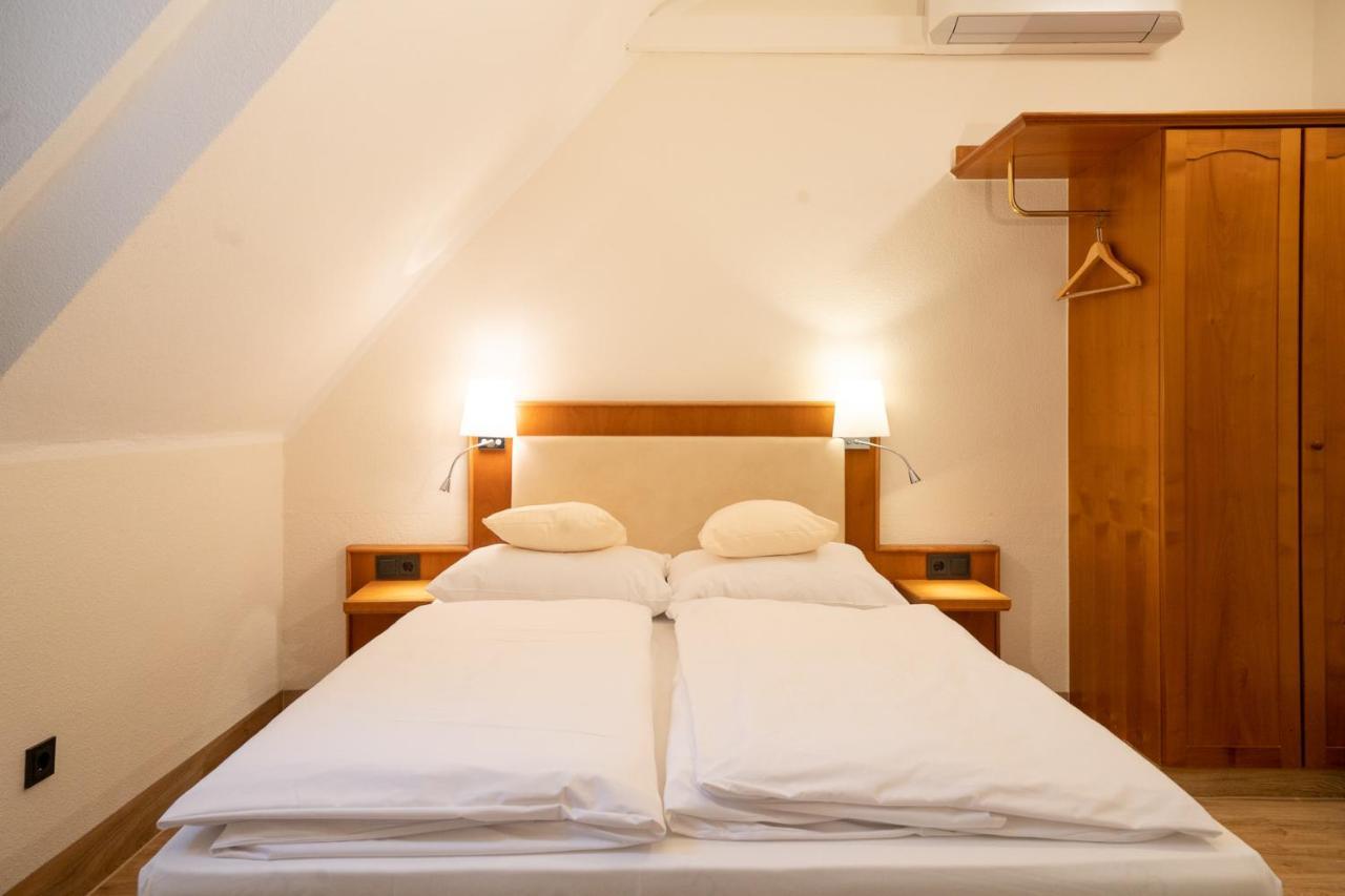 Landhotel Kauzenberg บาดครอยซ์นาค ภายนอก รูปภาพ